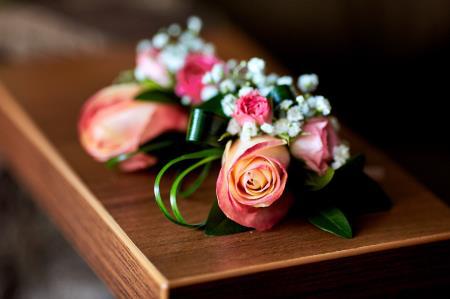 Pink roses with white and pink flowers.