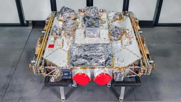 Spacecraft lander module with red protective covers